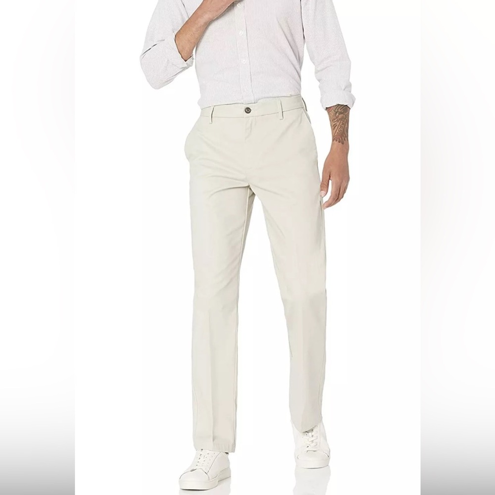 Amazon Essentials Men's Classic-Fit Wrinkle-Resistant Flat-Front Chino 33x30